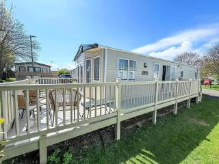 Beautiful 8 Berth Caravan At California Cliffs Nearby Scratby Beach Ref 50011Kc - Great Yarmouth - 0