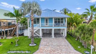 new everything - walk to everything - Fort Myers Beach - 0