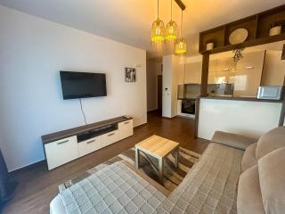 Sea & Stone Edge Suites - 4