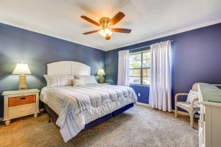 Steps to St Augustine Beach Condo with Pool Access - Saint Augustine Beach - 1