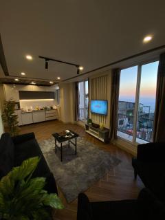 1 BR Baithak Stays Luxury Apt Beside Falettis - Murree - 0
