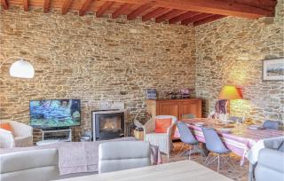 Stunning Home In Gonneville-Le-Theil - 9