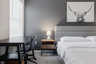 Central 2 Bed 2 Bath Suite 5 mins from Downtown Austin! - 9