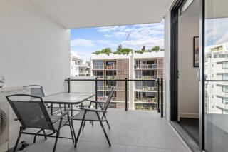 Stylish West End Stay with Rooftop Pool & BBQ - Brisbane - 5