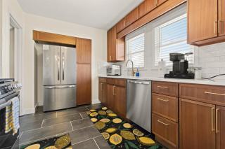 Harvest Haven- Cozy Downtown Winnebago Retreat - 2