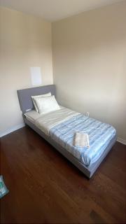 Toronto Private Room in Budget- Near Plazas, Restaurants, Subway - Toronto - 7