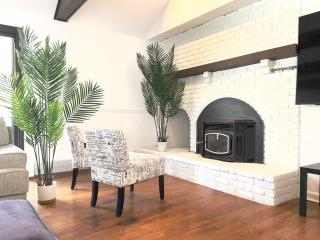 Brookfield Lakeside Oasis - Brookfield - 1