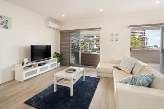 Broadwater Days - Breezy Resort Living by the Bay - 0