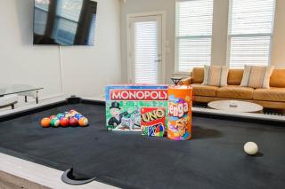 Upscale Home with Patio & Pool Table - Walk to Everything - Houston - 5