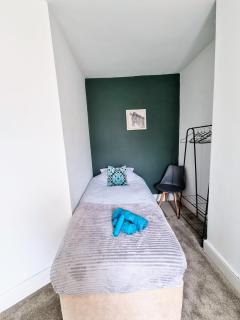 Huddersfield Town Canal Retreat pet friendly - Lindley - 4