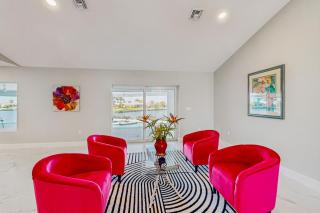 The Smiling Dolphin - Punta Gorda - 4