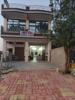 Hotel Krishna Palace - - 0