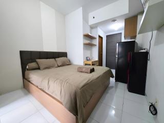 Apartemen amazana cozy, wifi, gym, pool - 8