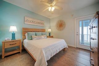 6 Condos in Costa Bahia Sleeps 40 Prime Location Golf Cart Zone - 3