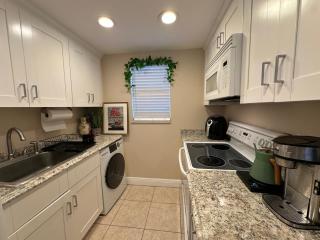 Downtown Boca Apt - Boca Raton - 4