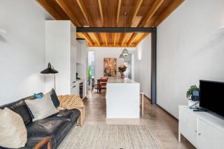 Charming Annandale Oasis with Garage Parking - Sydney - 3