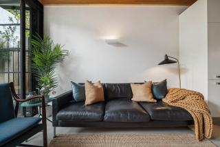 Charming Annandale Oasis with Garage Parking - Sidney - 1