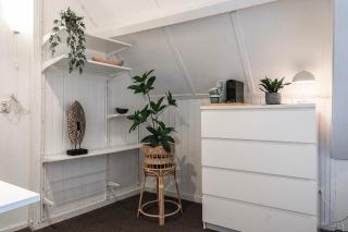 Stylish Suite Steps To Shore - 3