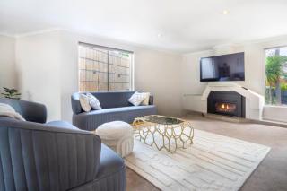 'The Moondah Manor' A Poolside Family Retreat - 0