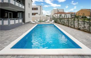 1 Bedroom Lovely Apartment In Vrsi - Vrsi - 4