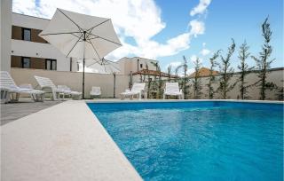 1 Bedroom Lovely Apartment In Vrsi - Vrsi - 3