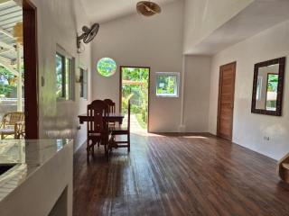 Seaview Treehouse & Pool B&B - Puerto Princesa - 1
