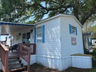 Cozy Home with Pool Access in Surf City - Holly Ridge - 0