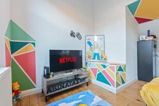 Sleeps 6 1 Bed With Loft 5mins to stations - 5
