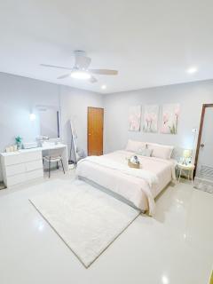 Sun and Moon House - 7