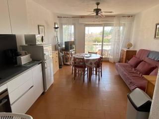 Deux-pièces 2* avec Parking pour 4 pers. - Port Canet - FR-1-750-92 - 6