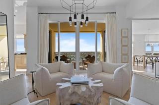 Stunning True Resort Style Living - Miami - 2
