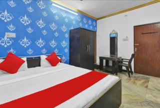 PREMIUM THE BEST HOTEL Near Railway Station - Wifi and Fully Air Conditioning Room - Prime Location - Room Service and Excellent Customer Service Awarded - - 2