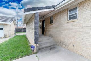 East Side Oasis 3BR 2 BA Coffee 5Min to Town East - Wichita - 6
