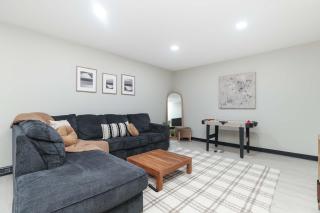 East Side Oasis 3BR 2 BA Coffee 5Min to Town East - Wichita - 1