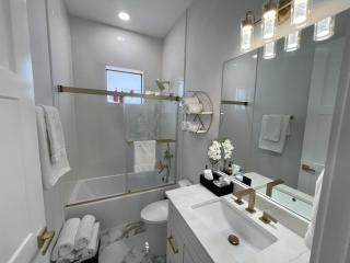Luxury Corner - 8