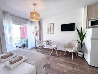 Style & comfort in Benalmádena - Pool available seasonally - Benalmádena - 3