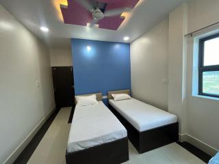 HOTEL O L R - Bodh Gaya - 0