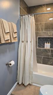 Cozy Home Sleeps 6 3 bed 2 bath off I-10 - Mobile - 3