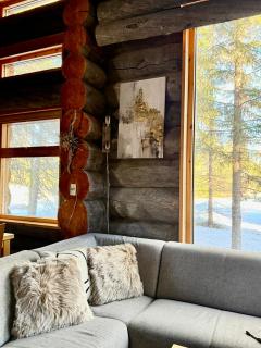 Luosto Villa by Lapland Villas, Lake Aarnilampi beach and scenic nature, sauna, wifi, private log villa, excellent for families - Luosto - 7