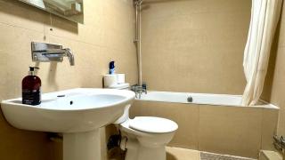 2 Bedroom Apartment Hosted by Amer - Londra - 7