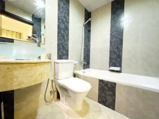 1Bedroom Apartment with Portable bed in Living Area - 3