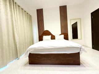 1Bedroom Apartment with Portable bed in Living Area - 2