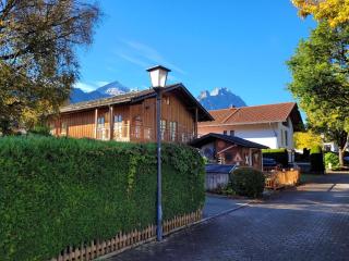 Apartment für 4 - Bergblick, Balkon, Kamin, Yoga, Parkplatz - Garmisch-Partenkirchen - 7