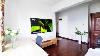 Mrs Li's Home -- Metro Line No 7 nearby --Shanghai University - 2