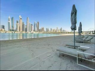 AWS Holiday Homes - Amazing Beachfront Stay - 0