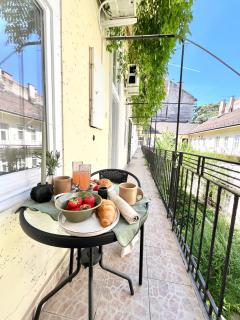 Oasis Apartment On the Broadway with AC - Budapest - 9