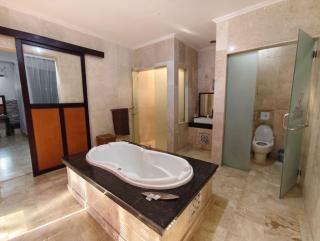 Privat Pool villa at kuta - Kuta - 9