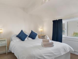 Beautiful 3 Bed Cottage in the Heart of Flookburgh - Pass the Keys - 8