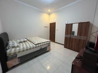 SPOT ON Podomoro Homestay - Yogyakarta - 6