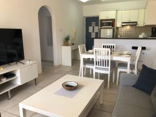 Chic 1BR Apt with Pool - Shops & Restaurants Nearby - Paphos - 7